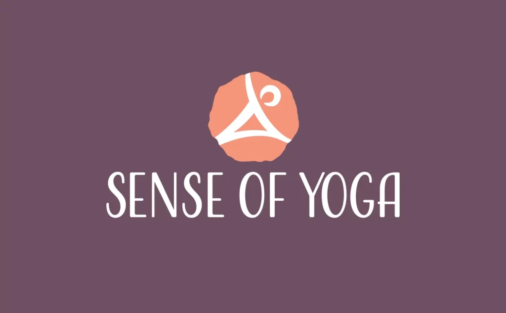 Het logo van Sense of Yoga met een donkere achtergrond